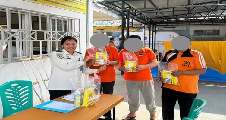 Peduli Kesehatan WBP Lansia, Lapas Bagansiapiapi Bagikan Paket Sehat dan Gelar Posyandu